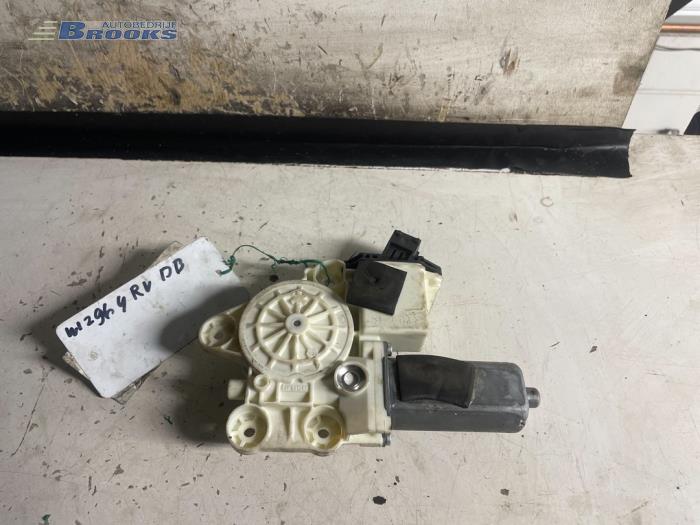 Usados Motor de ventanilla de puerta Opel Vectra C GTS 1.9 CDTI 16V Precio € 24,00 Norma de margen ofrecido por Autobedrijf Brooks