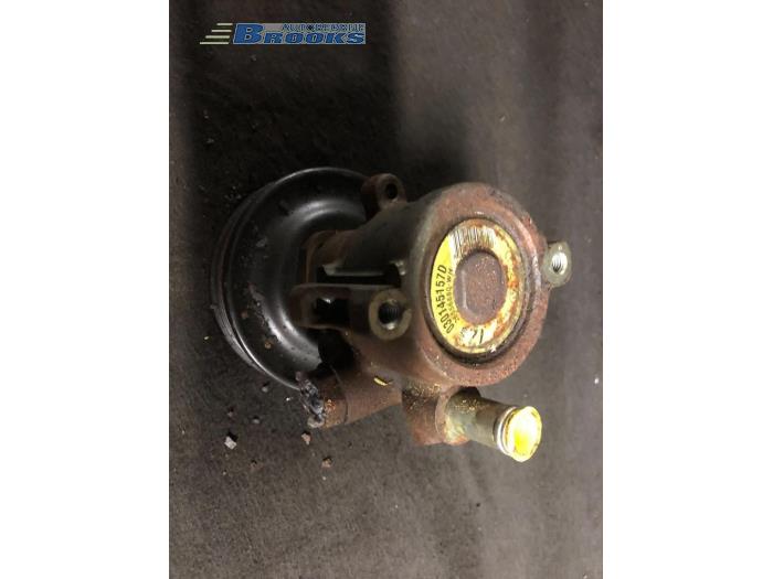 Usagé Pompe de direction Volkswagen Polo III (6N2) 1.0 Prix € 15,00 Règlement à la marge proposé par Autobedrijf Brooks
