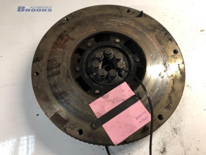 Gebrauchte Doppelte Masse Schwungrad Iveco New Daily V 29L13, 29L13D, 35C13D, 40C13D Preis auf Anfrage angeboten von Autobedrijf Brooks