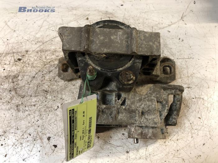 Used Engine mount Ford Focus 2 Wagon 1.6 TDCi 16V 110 Price € 20,00 Margin scheme offered by Autobedrijf Brooks