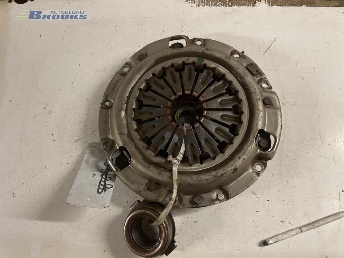 Usagé Kit embrayage (complet) Mazda 323 Fastbreak (BJ14) 2.0 DTiD 16V Prix € 20,00 Règlement à la marge proposé par Autobedrijf Brooks