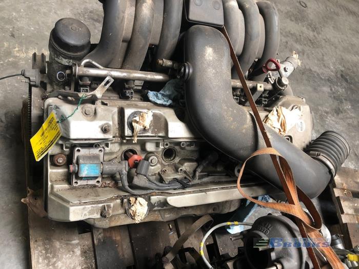 Engine from a Mercedes-Benz E Combi (S124) 280 TE 24V 1994