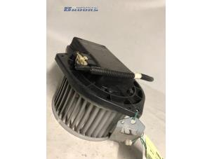 Usagé Ventilateur chauffage Mitsubishi Outlander (CU) 2.0 16V 4x2 Prix € 32,00 Règlement à la marge proposé par Autobedrijf Brooks
