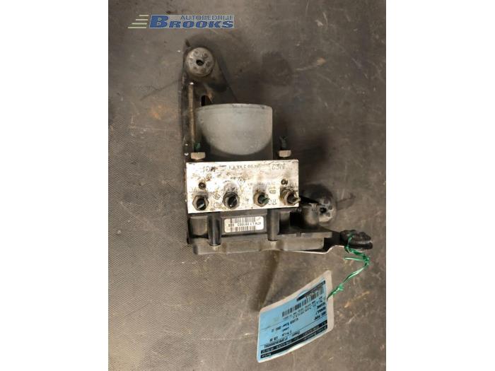 Usagé Pompe ABS Renault Megane II (BM/CM) 1.6 16V Prix € 62,50 Règlement à la marge proposé par Autobedrijf Brooks