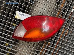 Używane Tylne swiatlo pozycyjne lewe Ford KA Cena € 24,00 Procedura marży oferowane przez Autobedrijf Brooks