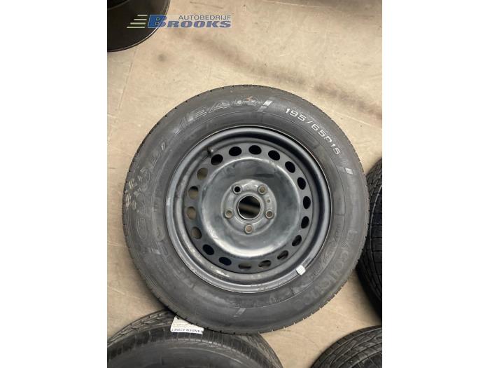 Set of wheels + tyres from a Volkswagen Touran 2009