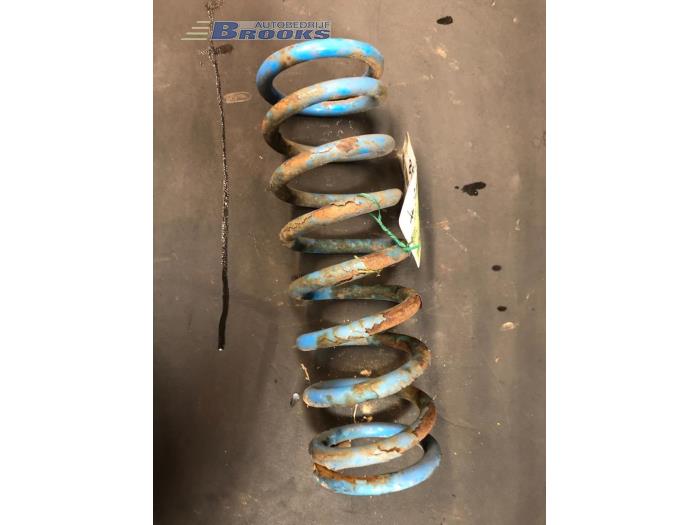 Rear coil spring from a Mercedes-Benz Sprinter 3,5t (906.63) 313 CDI 16V 2014