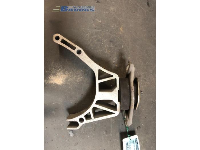 Gearbox mount from a Fiat 500 (312) 1.2 69 2011