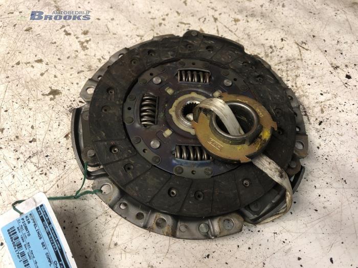 Clutch kit (complete) from a Kia Picanto (BA) 1.1 12V 2007