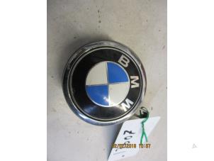 Used Tailgate handle BMW 1 serie (E87/87N) 118i 16V Price € 20,00 Margin scheme offered by Autobedrijf Brooks