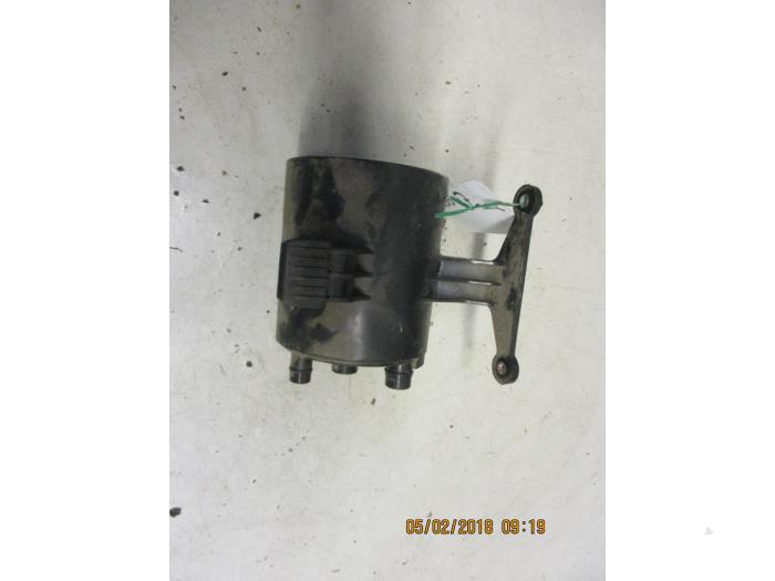 Begagnade Kolfilter BMW 1 serie (E87/87N) 118i 16V Pris € 25,00 Marginaltabell erbjuds av Autobedrijf Brooks
