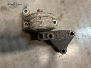 Used Engine mount Peugeot Boxer (244) 2.8 HDi 127 Price € 30,00 Margin scheme offered by Autobedrijf Brooks