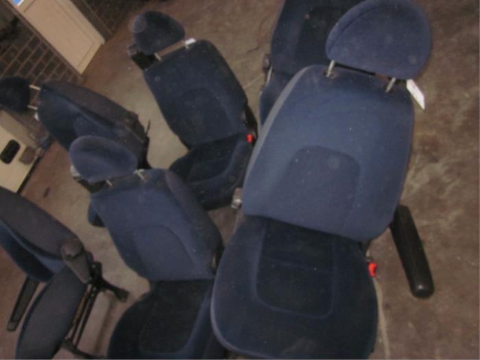 Fotel tylny z Peugeot Boxer (244) 2.8 HDi 127 2003