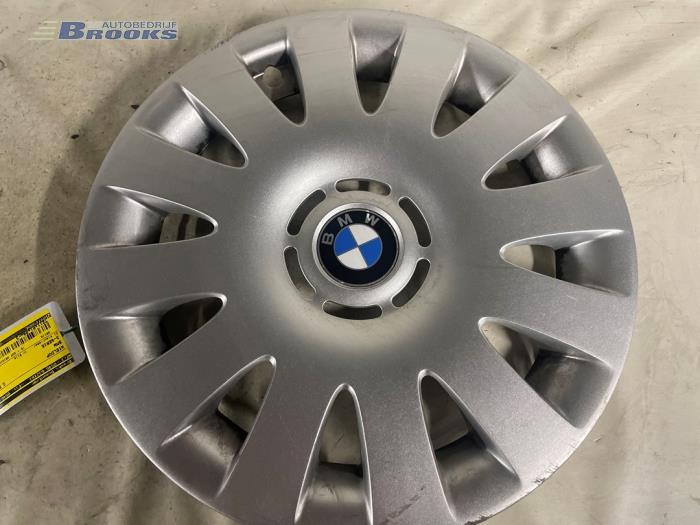 Używane Kolpak BMW 3-Serie Cena € 10,00 Procedura marży oferowane przez Autobedrijf Brooks