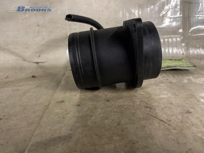 Luftmassenmesser van een Volkswagen Polo IV (9N1/2/3) 1.4 TDI 75 2003