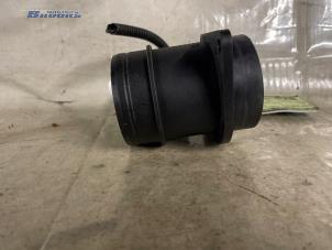 Luftmassenmesser van een Volkswagen Polo IV (9N1/2/3) 1.4 TDI 75 2003