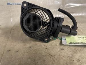 Luftmassenmesser van een Volkswagen Polo IV (9N1/2/3) 1.4 TDI 75 2003
