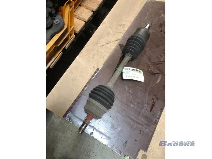 Gebrauchte Antriebswelle links vorne Mercedes A (W168) 1.7 A-170 CDI 16V Preis € 40,00 Margenregelung angeboten von Autobedrijf Brooks