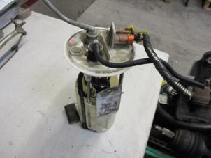 Usados Bomba eléctrica de combustible Fiat Doblo (223A/119) 1.9 JTD Precio € 52,00 Norma de margen ofrecido por Autobedrijf Brooks