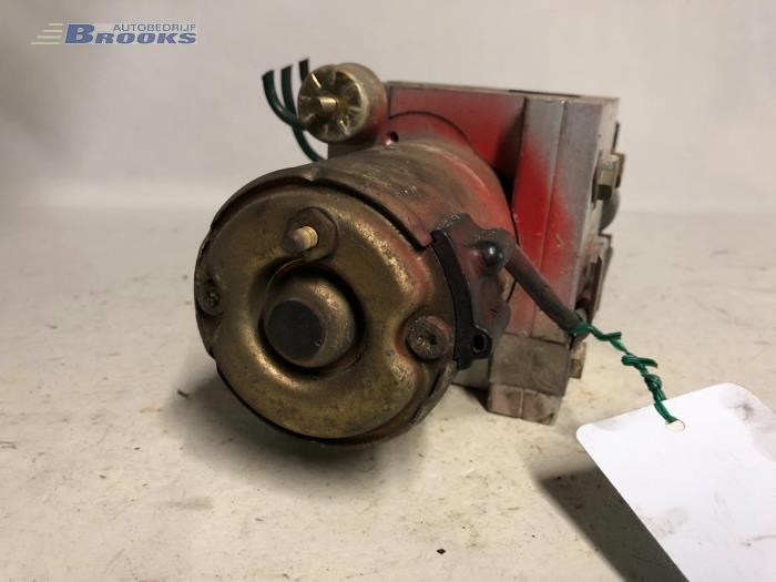 Begagnade ABS-pump Opel Tigra (75) 1.6i 16V Pris € 25,00 Marginaltabell erbjuds av Autobedrijf Brooks