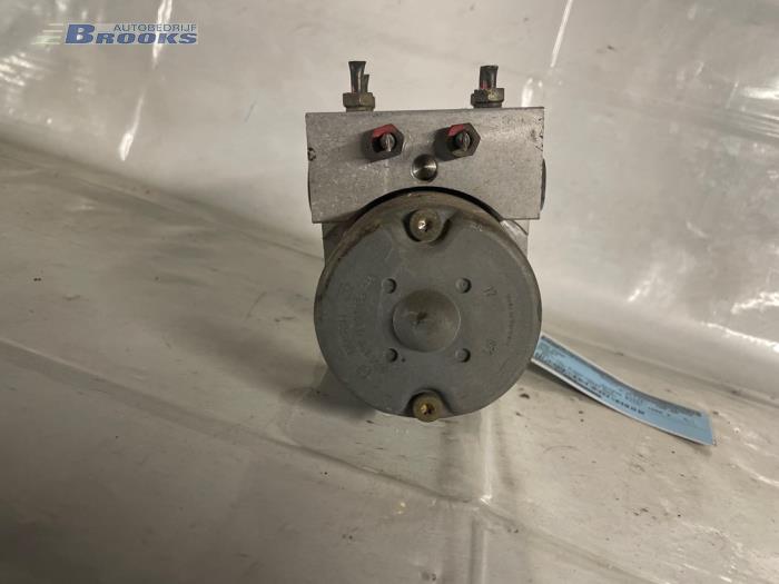 Begagnade ABS-pump Suzuki Swift (SF310/413) 1.3 Pris € 25,00 Marginaltabell erbjuds av Autobedrijf Brooks