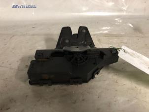 Used Tailgate lock mechanism BMW 1 serie (E87/87N) 118d 16V Price € 36,00 Margin scheme offered by Autobedrijf Brooks