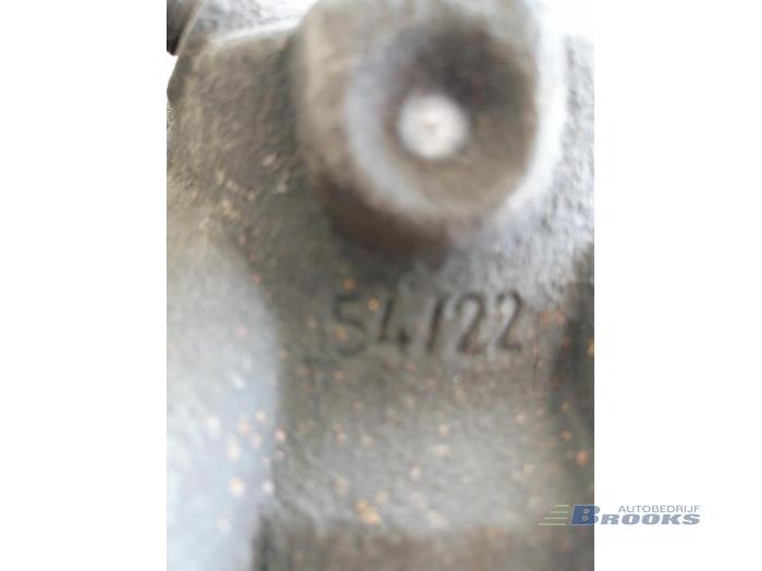 Front brake calliper, left from a BMW 1 serie (E87/87N) 118d 16V 2007