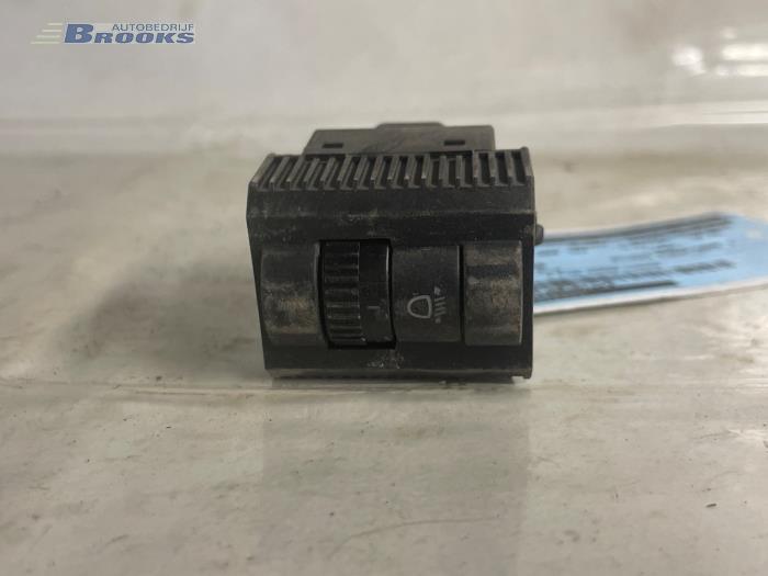 Headlight level height control switch
