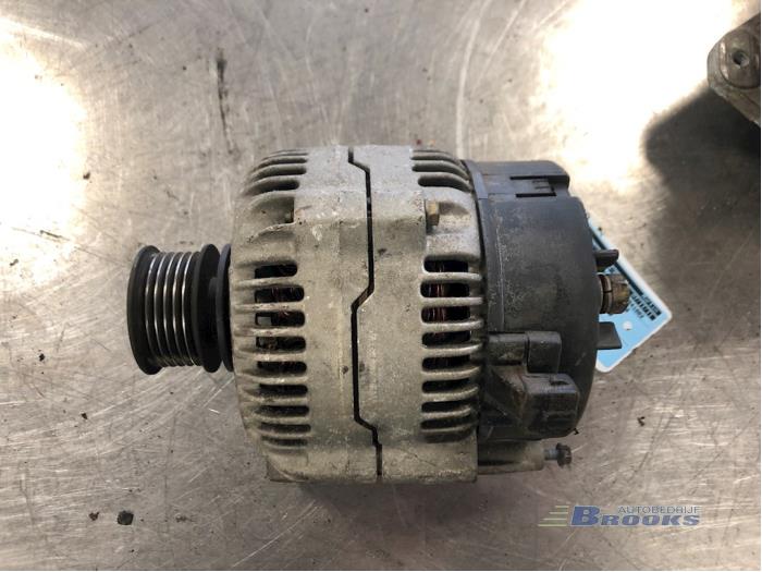 Begagnade Dynamo Volkswagen Vento (1H2) 1.6 i Pris € 15,00 Marginaltabell erbjuds av Autobedrijf Brooks
