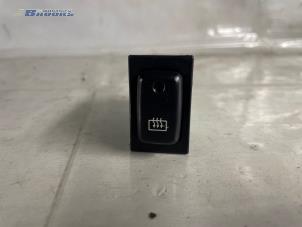 Usados Interruptor de calefactor luneta Suzuki Swift (SF310/413) 1.3 Precio € 5,00 Norma de margen ofrecido por Autobedrijf Brooks