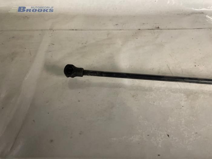 Rear gas strut, right from a Peugeot 206 (2A/C/H/J/S) 1.9 D 1998