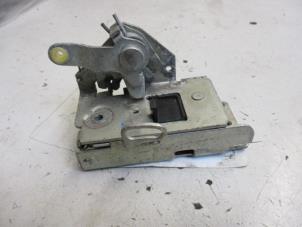 Used Sliding door lock mechanism, right Iveco New Daily V 35C17SV Price € 32,00 Margin scheme offered by Autobedrijf Brooks