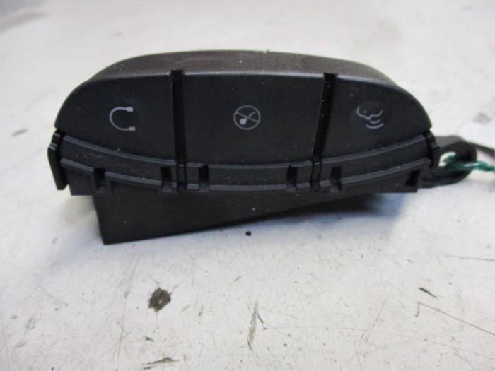 Gebrauchte Command System Bedienung Iveco New Daily V 35C17SV Preis € 10,00 Margenregelung angeboten von Autobedrijf Brooks