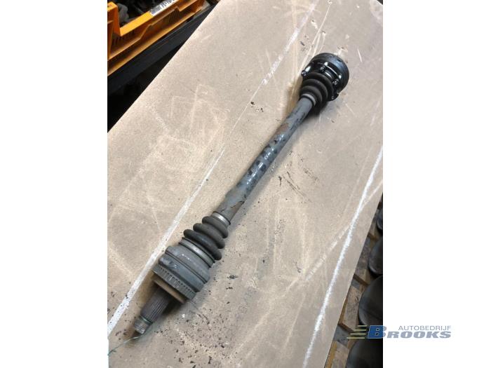 Drive shaft, rear left from a BMW 3 serie (E90) 325i 24V 2005