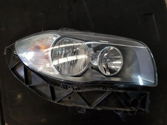 Headlight, right BMW 1 serie 116i 1.6 16V - 6311719338804