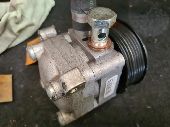 Power steering pump from a Fiat Ducato 2019