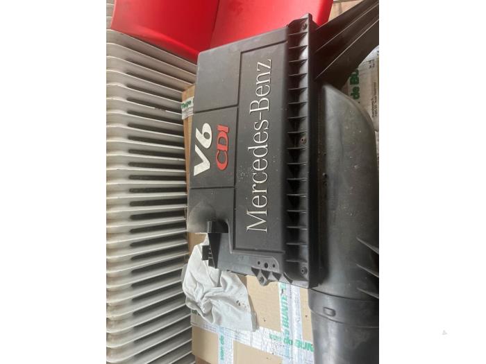 Begagnade Luftfilter Mercedes Vito (639.6) 3.0 120 CDI V6 24V Pris € 105,00 Marginaltabell erbjuds av van de Bunte Teuge B.V.