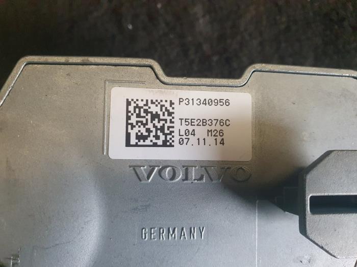 Serrure de contact + clé d'un Volvo V40 (MV) 2.0 D4 16V 2014