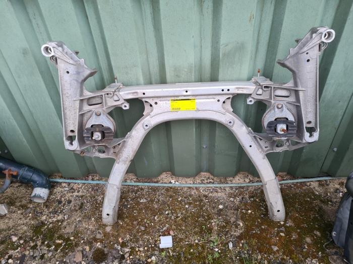 Usados Subchasis BMW M5 (E60) 5.0 V10 40V LHD Precio € 367,50 Norma de margen ofrecido por van de Bunte Teuge B.V.