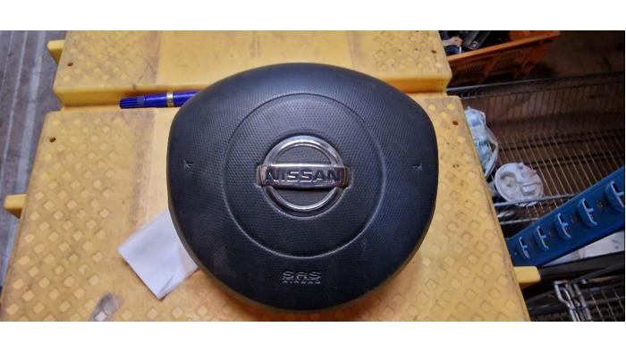 Left airbag (steering wheel) from a Nissan Miscellaneous