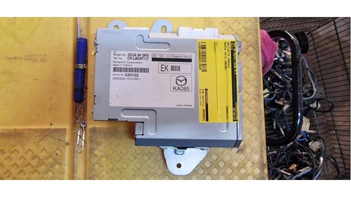 Navigeringsmodul från en Mazda CX-3 (DJ/DK)  2016