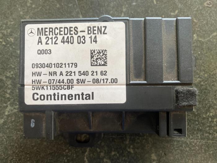Używane Modul paliwowy ADM Mercedes E (W212) E-350 CDI V6 24V BlueEfficiency Cena € 63,00 Procedura marży oferowane przez van de Bunte Teuge B.V.