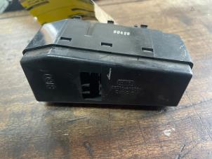 Used Electric window switch Hyundai Coupe 1.6 16V Price € 10,50 Margin scheme offered by van de Bunte Teuge B.V.
