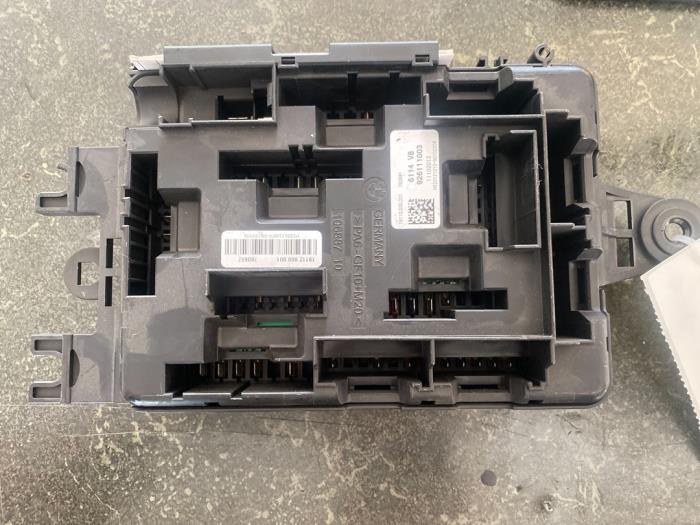 Fuse box BMW 3 serie 330d 3.0 24V - 10688710