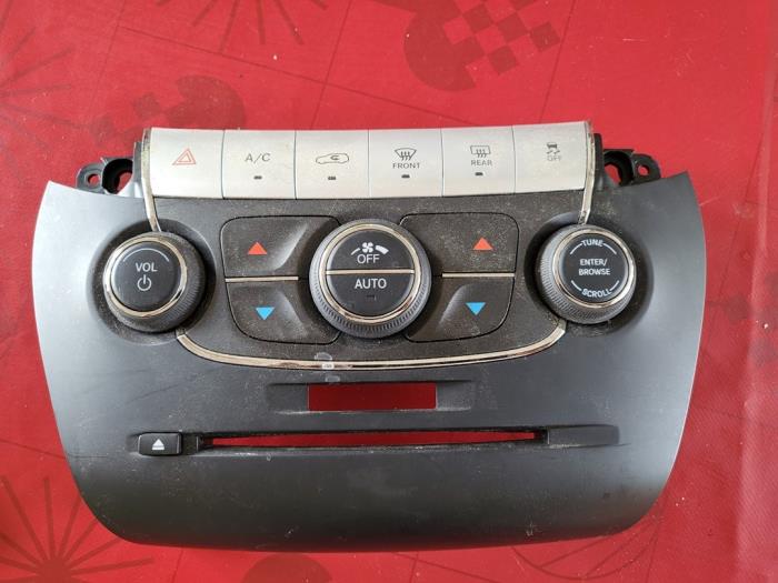 Heater control panel from a Fiat Freemont 2.0 MultiJet 136 16V 2016