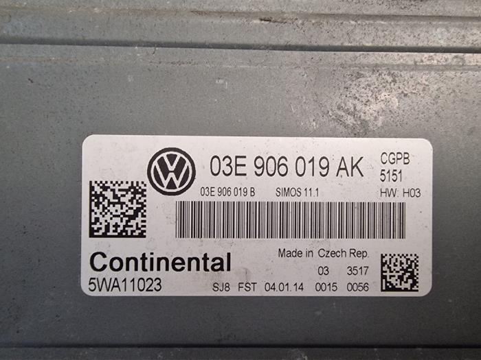 Steuergerät Motormanagement van een Volkswagen Polo V (6R) 1.2 12V 2014