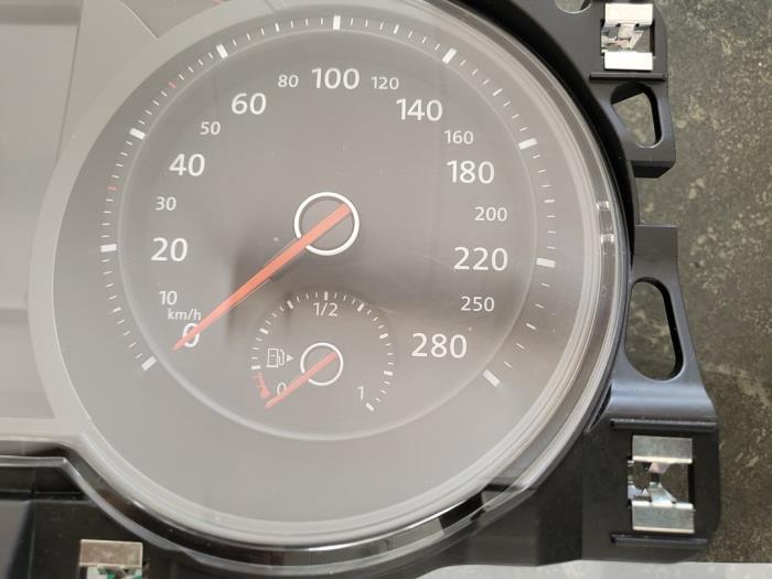 Cuentakilómetros de un Volkswagen Golf VII (AUA) 2.0 GTD 16V 2014