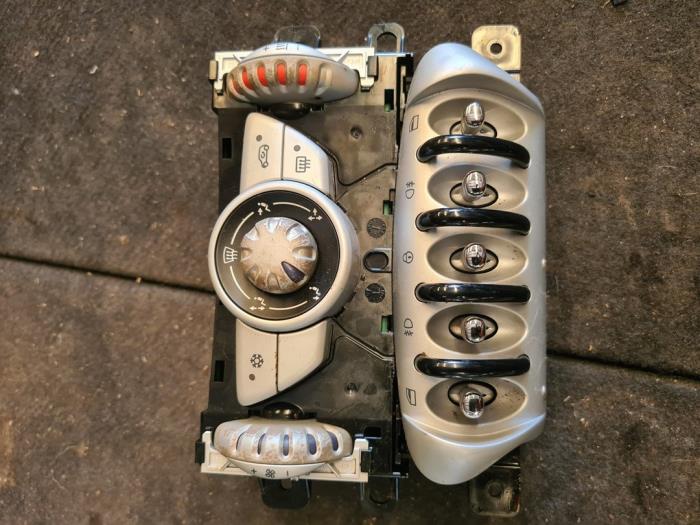 Motor de ventilador de calefactor de un MINI Mini (R56) 1.6 Cooper D 16V 2009