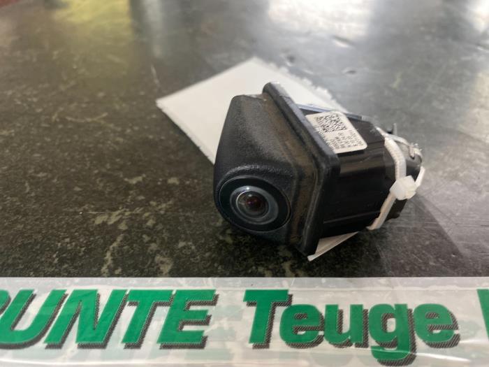 Begagnade Backkamera BMW 3 serie (F30) 318d 2.0 16V Pris € 131,25 Marginaltabell erbjuds av van de Bunte Teuge B.V.
