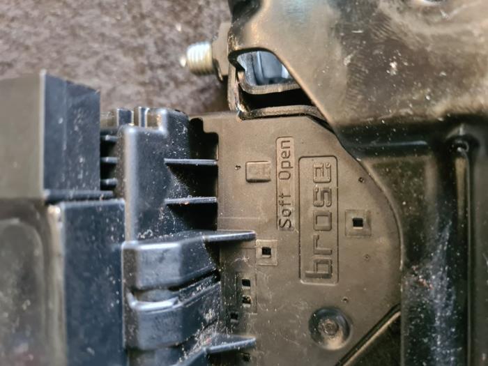 Tailgate lock mechanism BMW X3 xDrive20d 16V 912935103